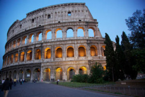 Exclusive Rome Rooftop Dinner and Colosseum Night Tour Including Underground Chambers